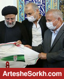 هدیه پیراهن پرسپولیس به رئیس جمهور