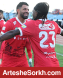 پرسپولیس برد و صدرنشین شد